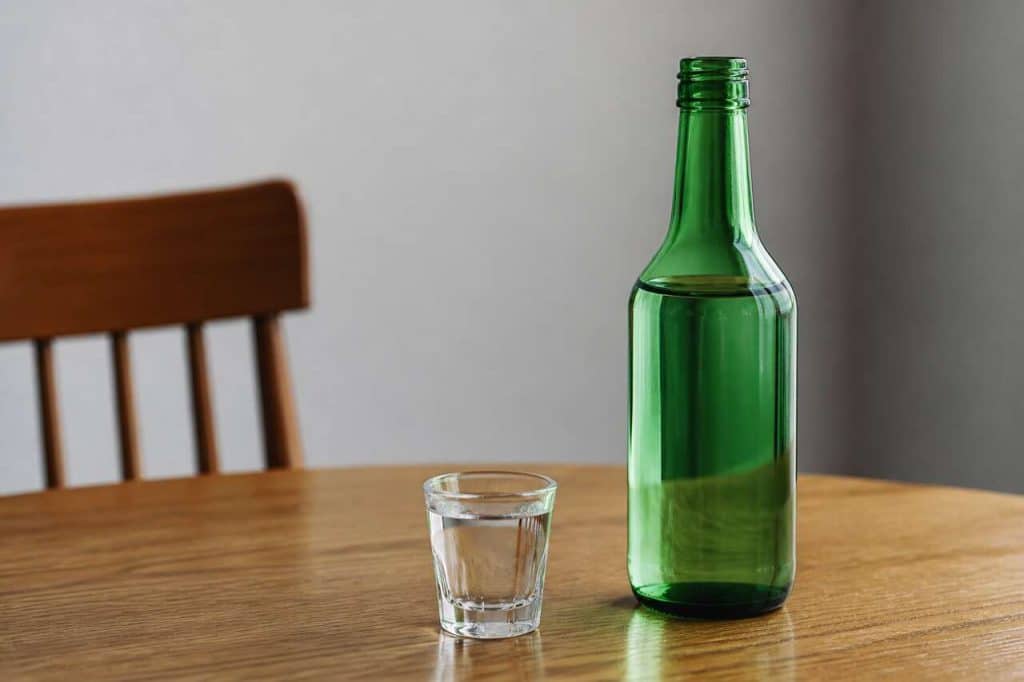 Soju : tout savoir sur l'alcool coréen incontournable