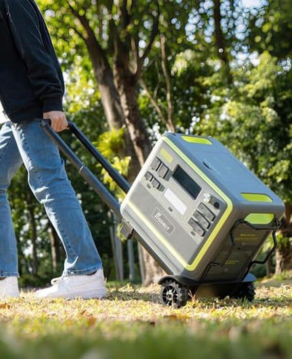 Découvrez notre test détaillé du générateur électrique portable FOSSiBOT F2400 : performances, autonomie et fiabilité pour vos besoins en énergie mobile.