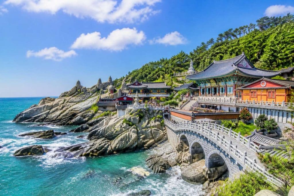 Haedong Yonggungsa : le temple bouddhiste en bord de mer à Busan