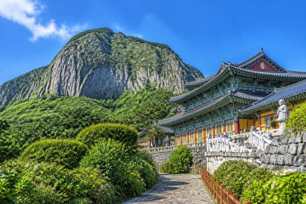 Le temple de Sanbanggulsa : guide complet pour visiter ce joyau de Corée