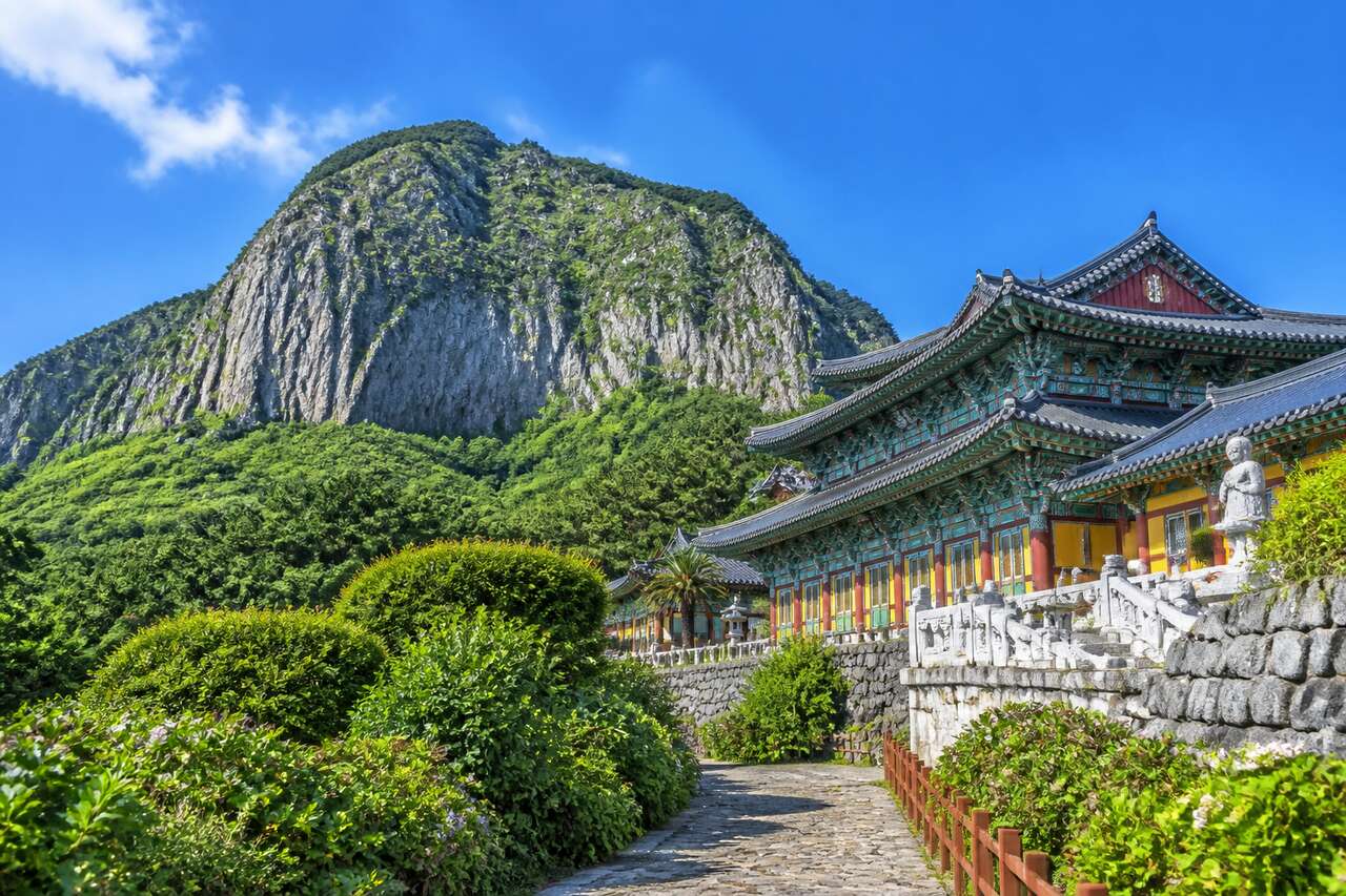 Le temple de Sanbanggulsa : guide complet pour visiter ce joyau de Corée