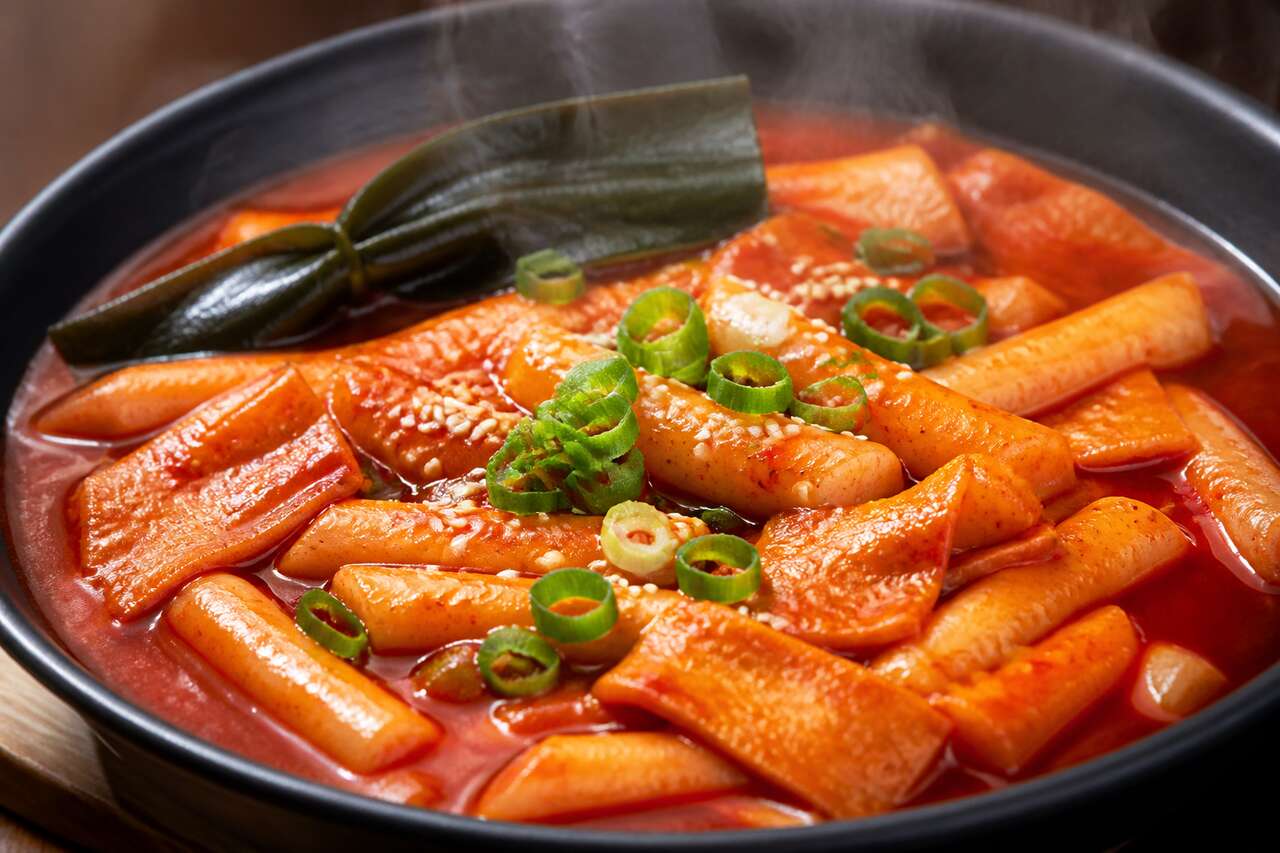 Recette du tteokbokki : le plat coréen épicé incontournable