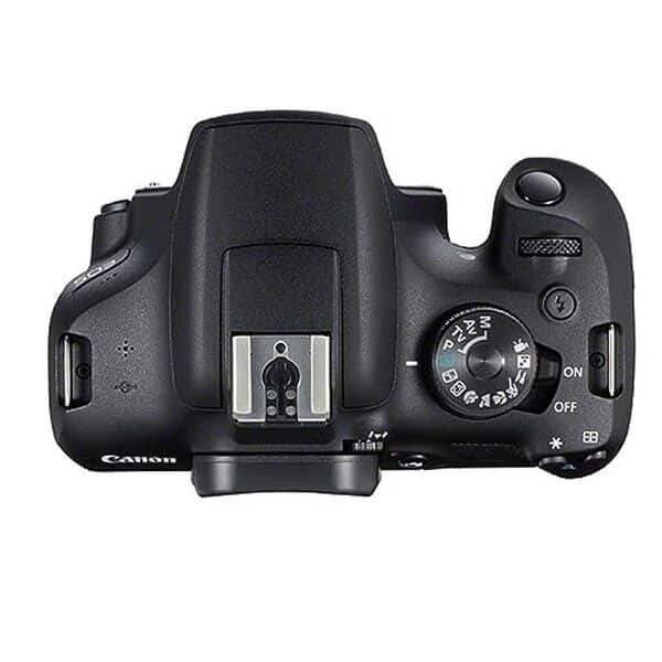 Découvrez notre test détaillé du canon EOS 2000D avec objectif stabilisé et batterie supplémentaire : le kit parfait pour les photographes débutants à petit budget. 