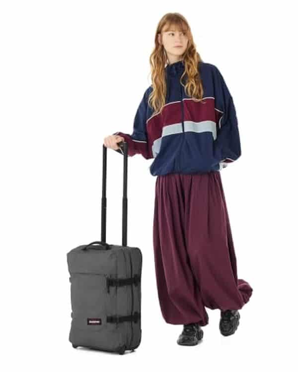 Découvrez notre test détaillé de la valise Eastpak Tranverz S 45 cm. Capacité 42 L, légère et durable : tous les avis et caractéristiques pour bien choisir. 